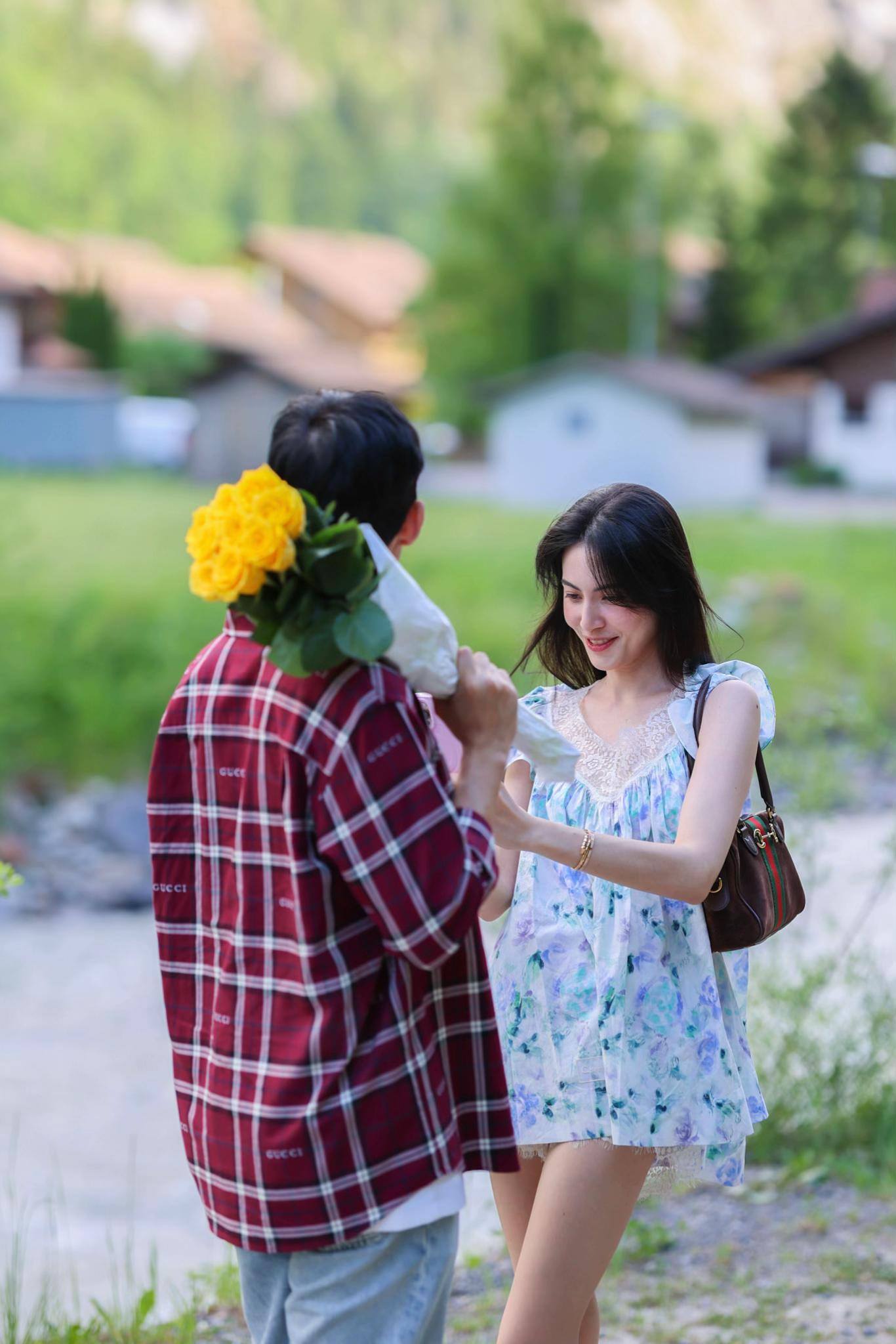 Mai Davika trong chuyến du lịch Châu Âu