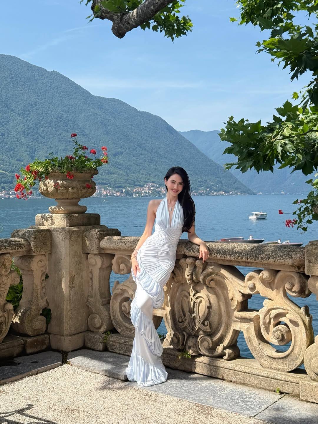 Mai Davika trong chuyến du lịch Châu Âu