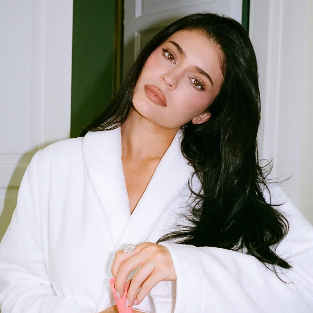 Kylie Jenner xõa tóc