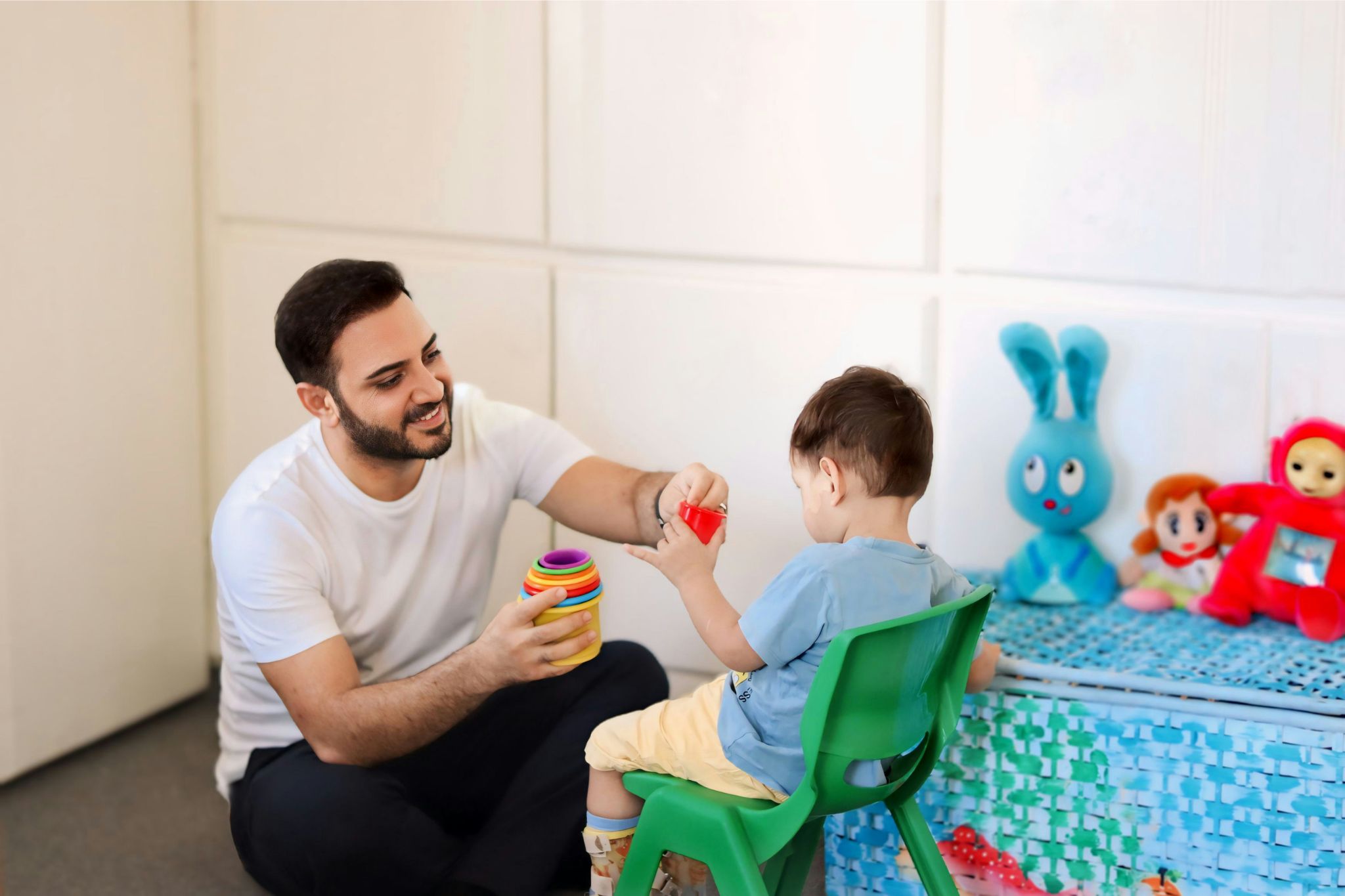 Chia đều trách nhiệm nuôi dạy con trong gia đình hiện đại