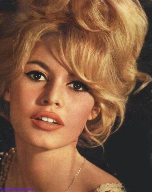 Làm sao có thể không nhắc đến vẻ đẹp đã được coi là biểu trưng cho nước Pháp của Brigitte Bardot?