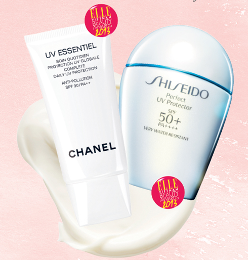 HẠNG MỤC KEM CHỐNG NẮNG<br/>Sản phẩm ngôi sao của năm: CHANEL UV Essentiel
Complete Daily UV
Protection
SPF 30/PA+++
<br/>
Kem chống nắng toàn diện từ trong ra ngoài, chống lại những gốc oxy hóa tự do và ô nhiễm môi trường, giúp da tạo những kháng thể riêng chống lại những yếu tố gây stress và nhiễm sắc tố trên da.
<br/>
<br/>
Sản phẩm bạn đọc yêu thích: SHISEIDO Perfect UV
Protector SPF 50+ PA+++
<br/>
Kem chống nắng dạng sữa hiệu quả cao, không trôi trong nước giúp mang lại sự bảo vệ chắc chắn chống lại tia tử ngoại, đồng thời vẫn cung cấp những hiệu quả dưỡng da cùng những hoạt chất chống oxy hóa
giúp hạn chế hoạt động của những
yếu tố gây hại cho các tế bào.
