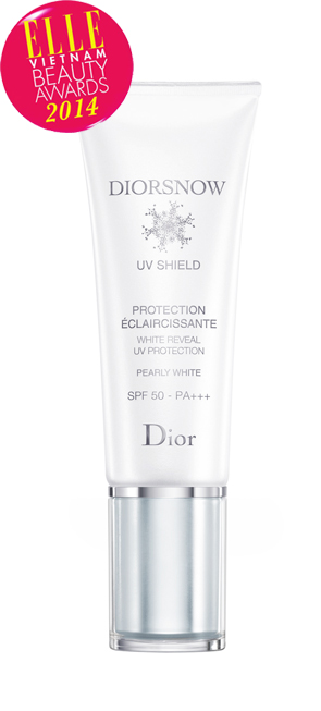 <strong></noscript>2. DIOR Diorsnow UV Shield SPF 50 /PA+++</strong><br/>Năm 2014, Dior hoàn thiện sản phẩm chống nắng với khả
năng chống nắng 4 chiều để bảo vệ vẻ đẹp tinh khiết của
làn da. Sản phẩm chống tia UVA/UVB cường độ cao (SPF
50/PA +++), bảo vệ da khỏi sự thay đổi của nhiệt độ và sự
thay đổi độ ẩm, giúp da giữ được sự cân bằng cần thiết để
chống lại sự phát triển của đốm nâu. Ngoài ra, UV shield
bảo vệ da toàn diện trước mọi tác nhân gây hại từ môi
trường xung quanh.