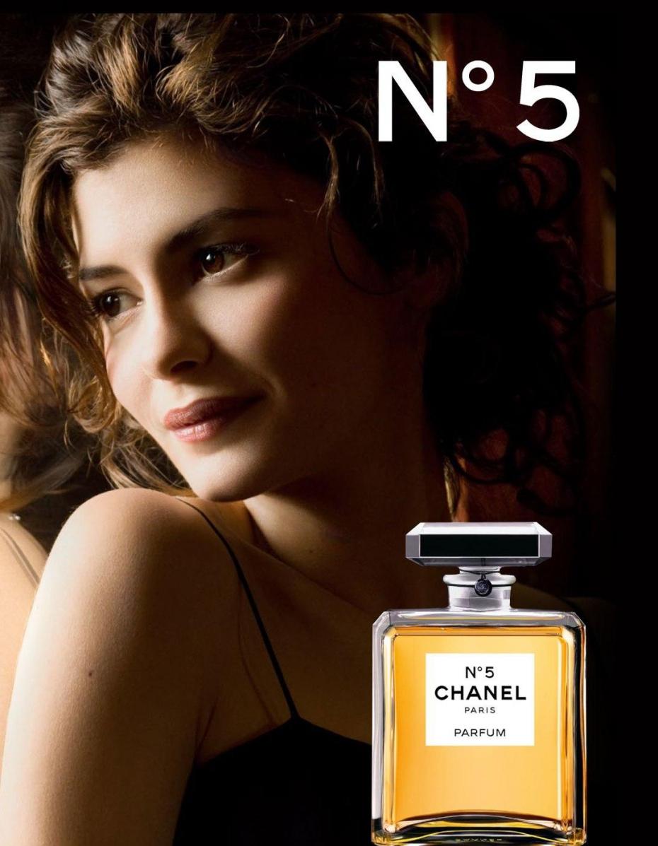 Vì sao chiếc áo khoác Chanel chính là một biểu tượng vượt thời gian?