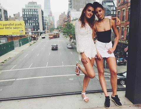 Taylor và Mckinley Hill là cặp chị em “hot” nhất tại tuần lễ thời trang New York
