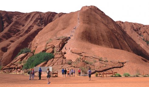 Du lịch Úc: Mùa xuân ngược ở Ayers Rock