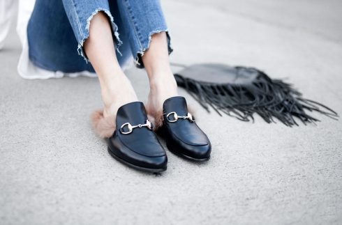 giày lười nữ đính lông của gucci