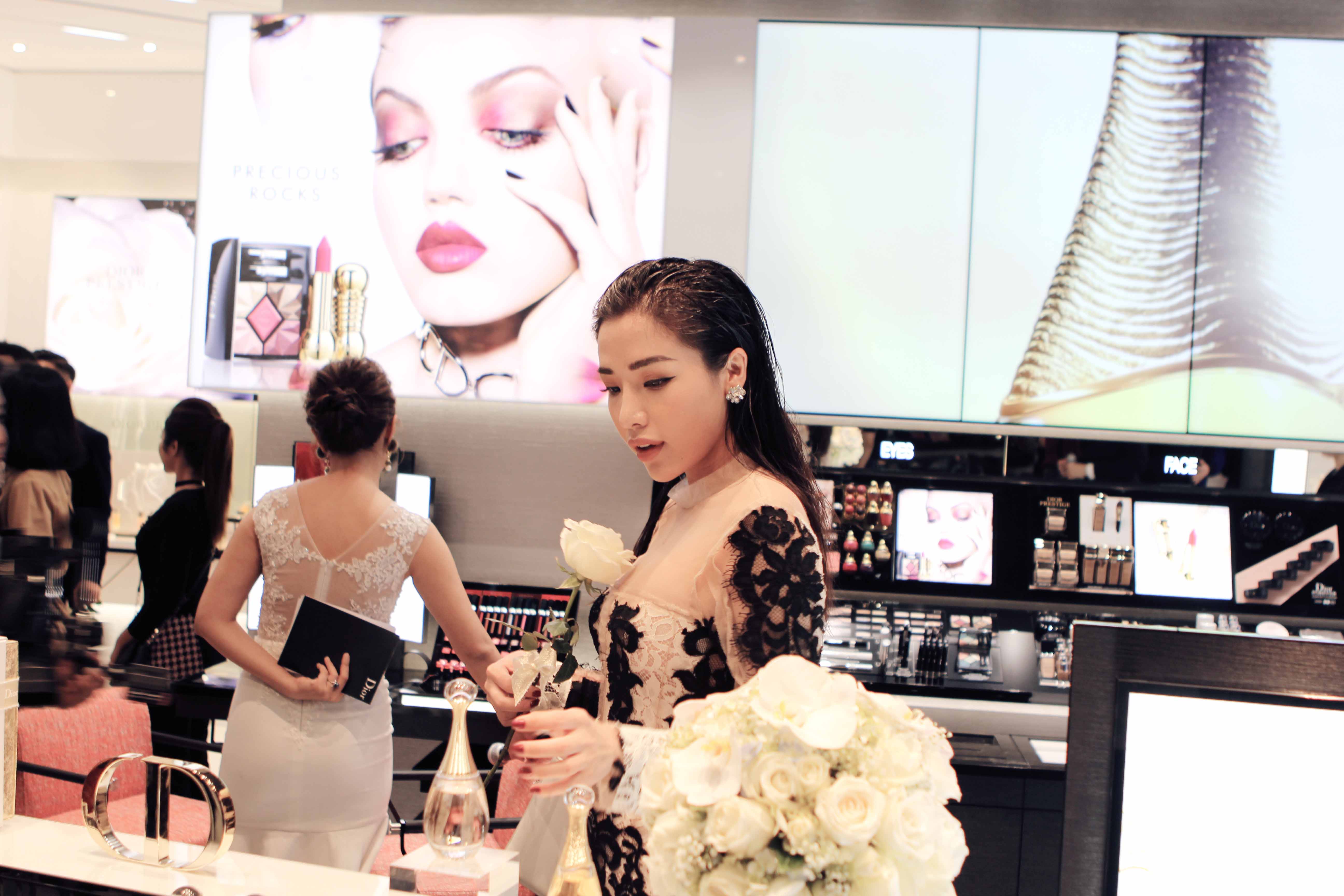 Dior khai trương boutique lớn nhất Việt Nam tại Vincom Đồng ...