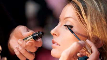 Cách chuốt mascara không lem suốt ngày dài chỉ với vài mẹo nhỏ