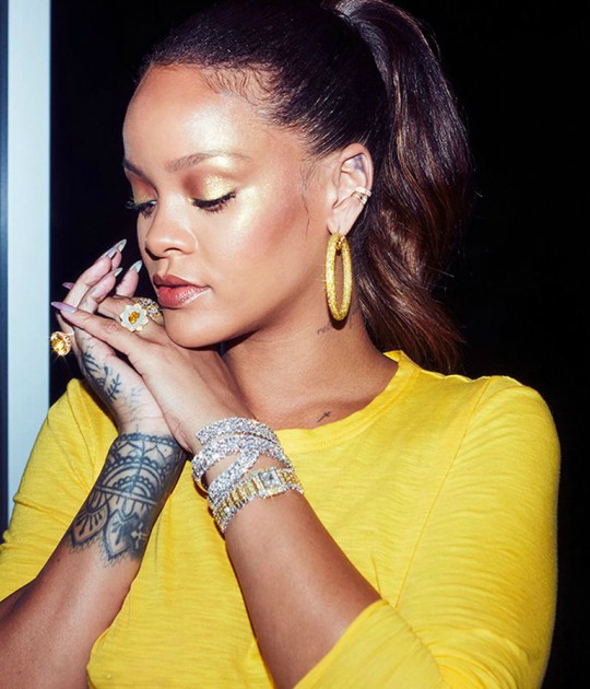 Rihanna highlight sales