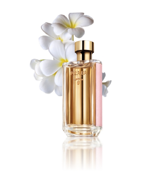 La Femme Prada L'Eau - L'Homme Prada L'Eau: Diện mạo giới tính mới ngày Hè - ELLE Việt Nam La Femme Prada L'Eau - L'Homme Prada L'Eau: Diện mạo giới tính mới ngày Hè - ELLE Việt Nam