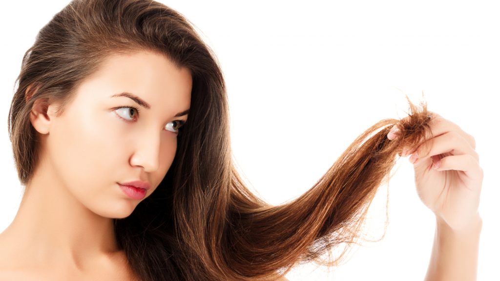 Bỏ túi một số phương pháp “giải cứu” mái tóc chẻ ngọn