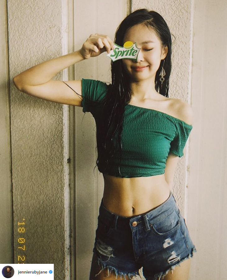 elle việt nam áo crop top jennie