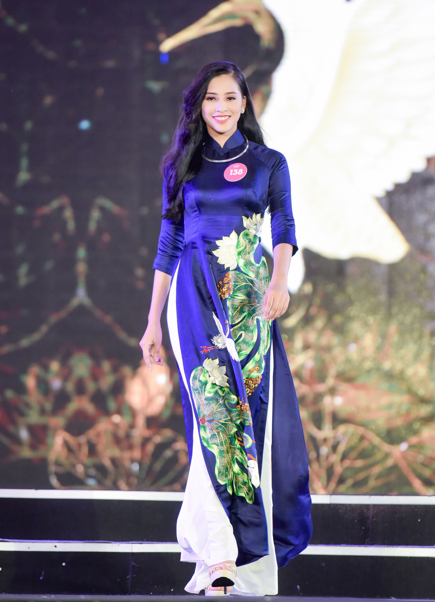 hoa hậu việt nam trần tiểu vy8
