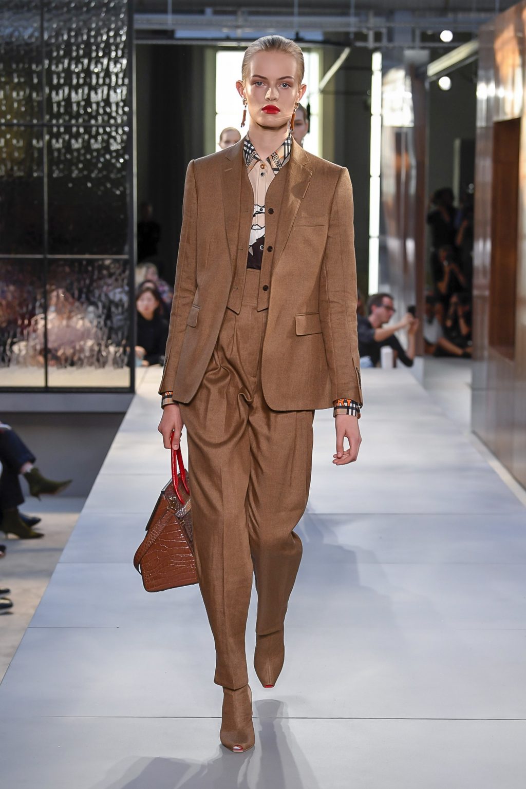 thời trang Burberry London Fashion Week 2019 12