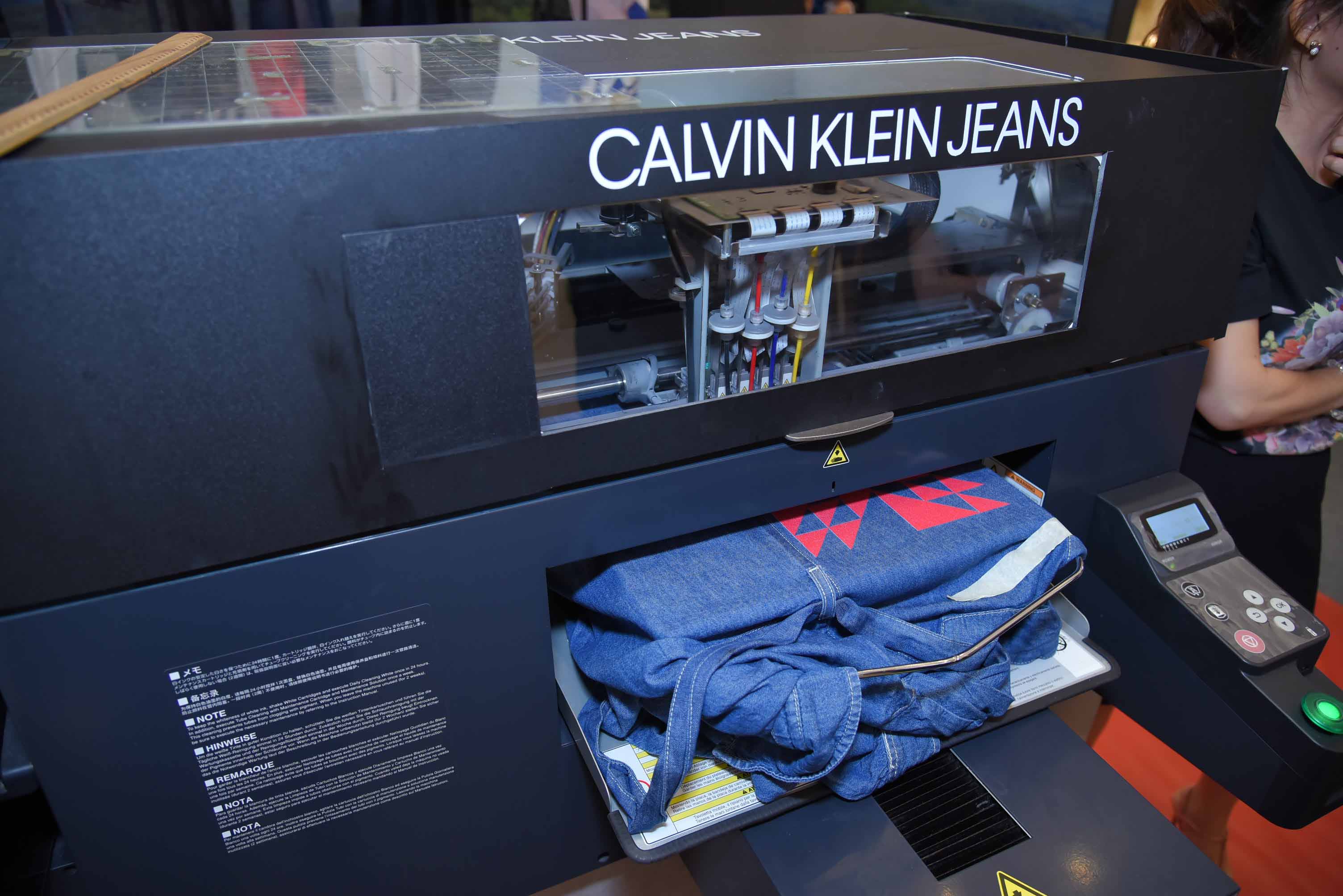 calvin klein pop-up store11