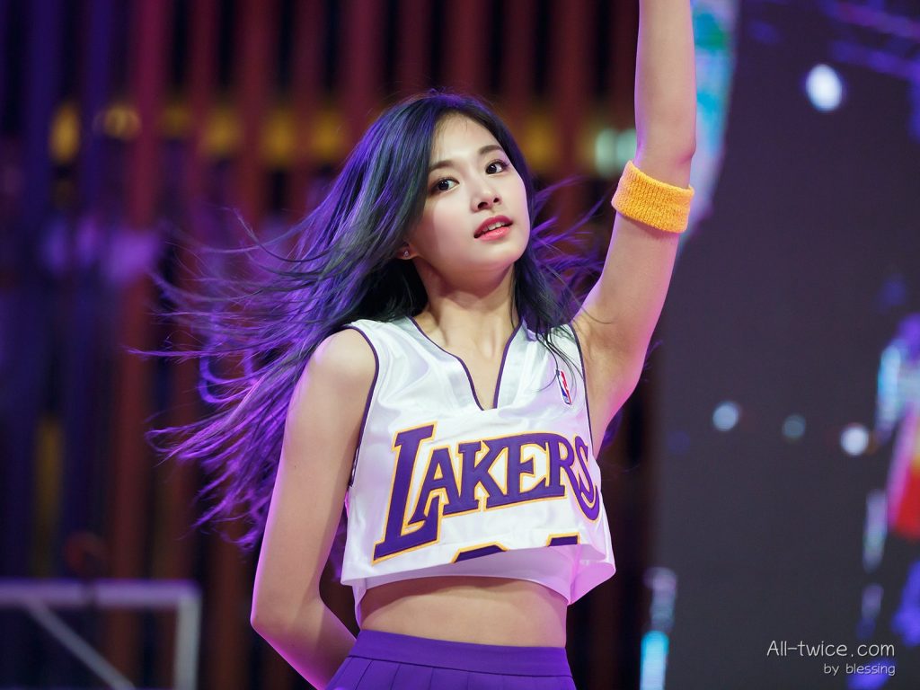 tzuyu twice (2)