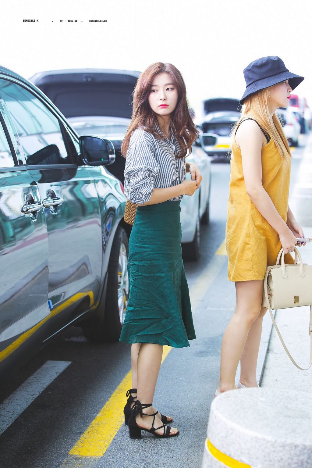 Phong cách thời trang Seulgi (Red Velvet): tắc kè hoa với những món đồ cơ bản