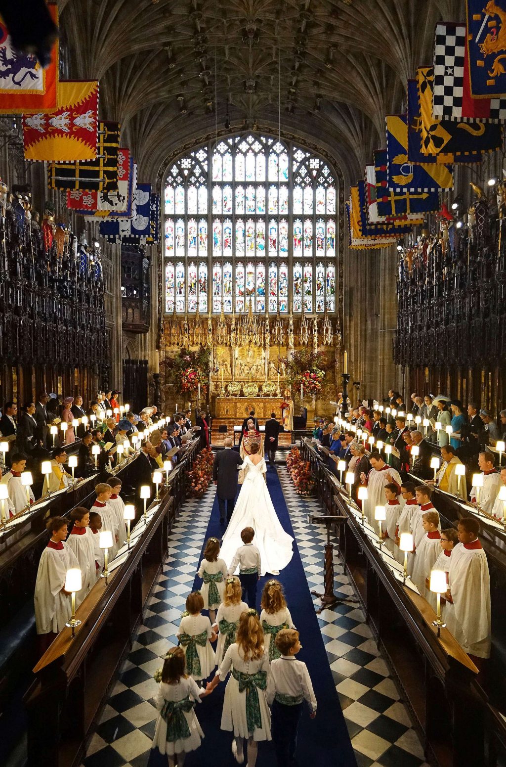 so sánh cưới của Công chúa Eugenie, Kate Middleton và Meghan Markle 20