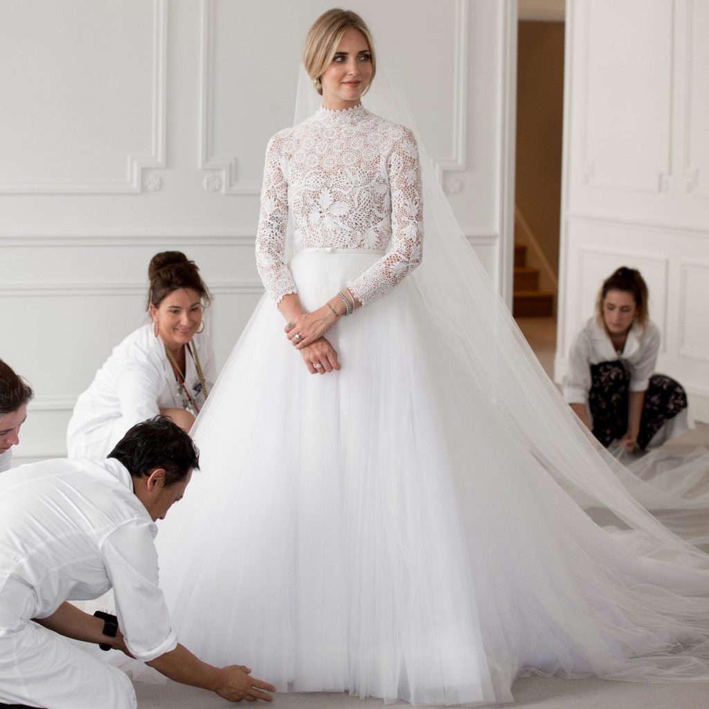 Xu hướng thời trang cưới lấy cảm hứng từ váy cưới của Chiara Ferragni và Meghan Markle 31