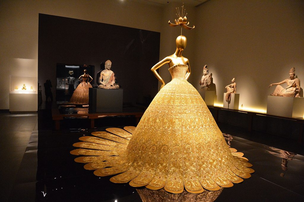 Wendy Yu đầu tư vào Viện trang phục Bảo tàng Nghệ thuật Metropolitan 6