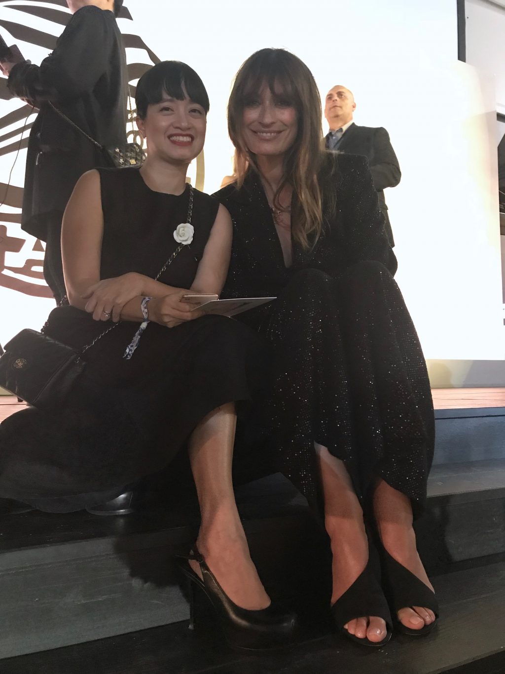 Người mẫu Caroline de maigret và chị Liên Chi