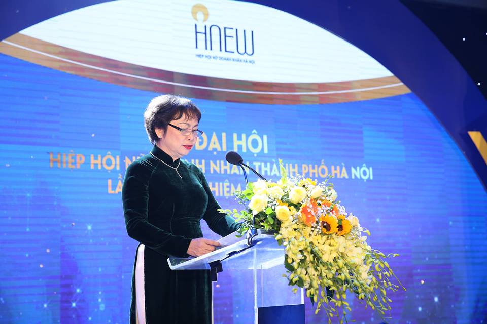 Nữ doanh nhân 4