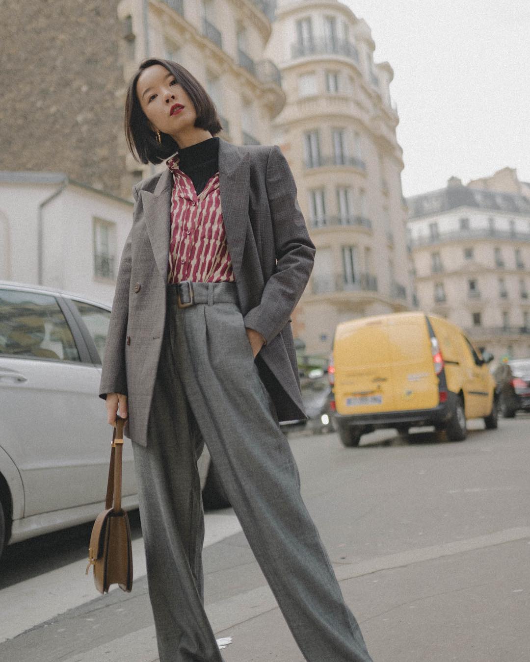 phong cách thời trang menswear blazer phối áo cổ lọ