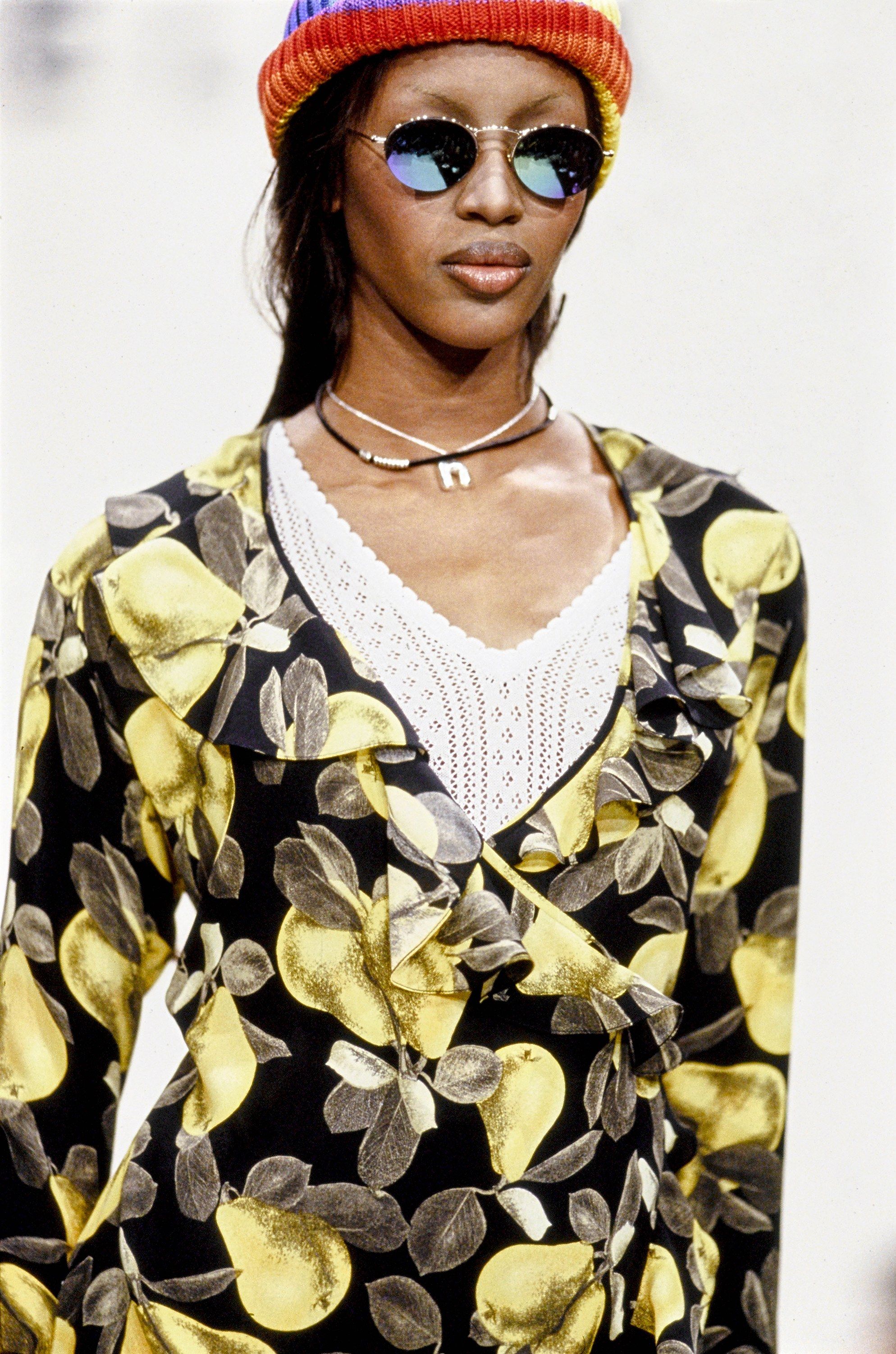 tin thời trang naomi campbell
