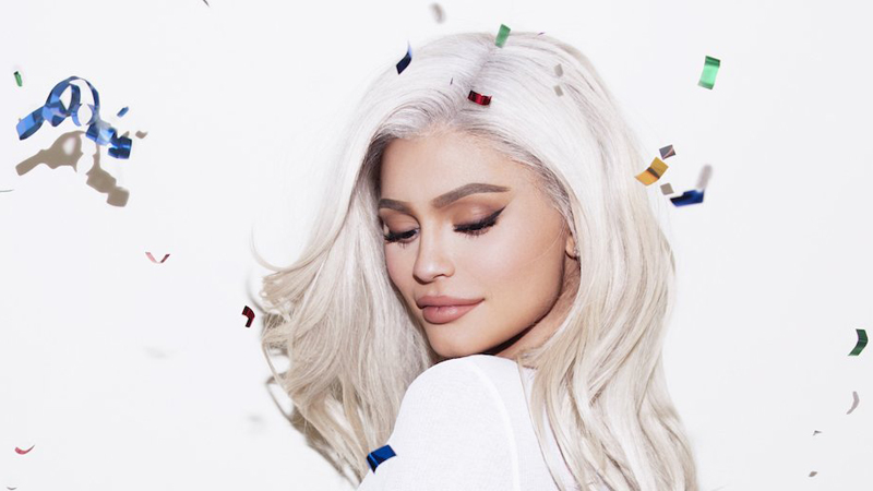 kylie jenner kylie cosmetics công nghiệp làm đẹp hiện đại ft800