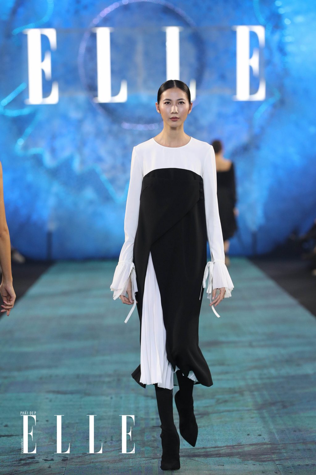 xu huong trang tu nhien diem thong linh san dien elle fashion journey 2018 15