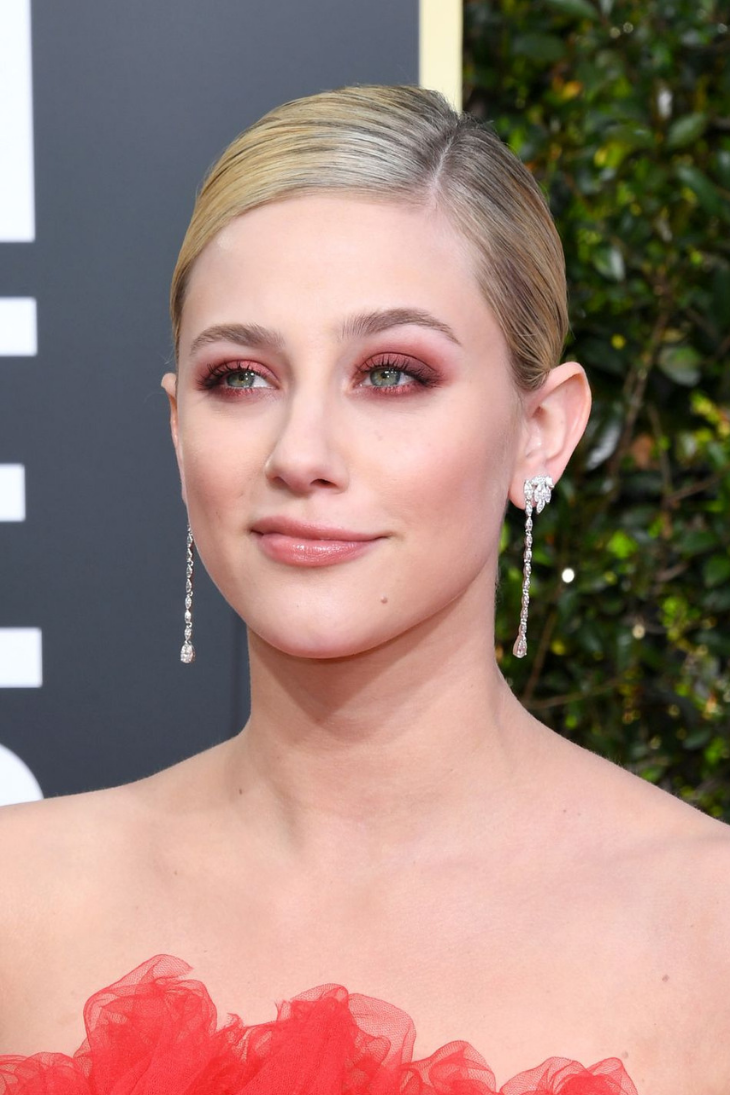 06 makeup hairstyle red carpet golden globe 2019