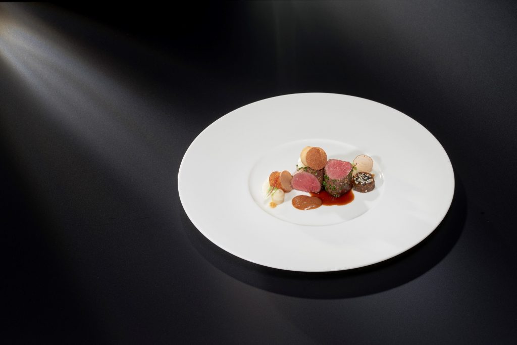 bếp trưởng sao Michelin trẻ nhất tại Hôtel Des Arts Saigon 9