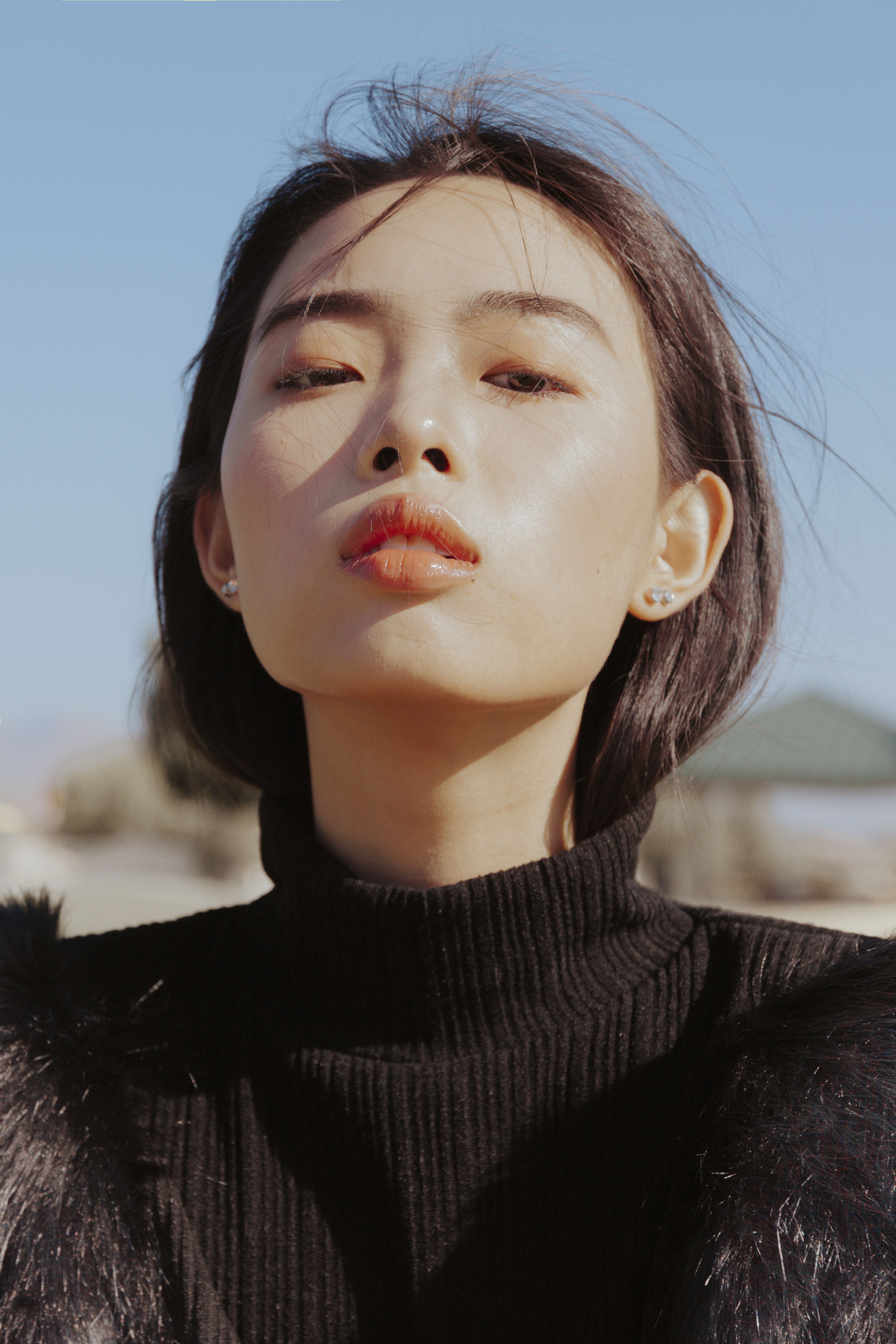 Trang điểm da căng bóng - xu hướng làm đẹp 2019 cho nàng Sư Tử.