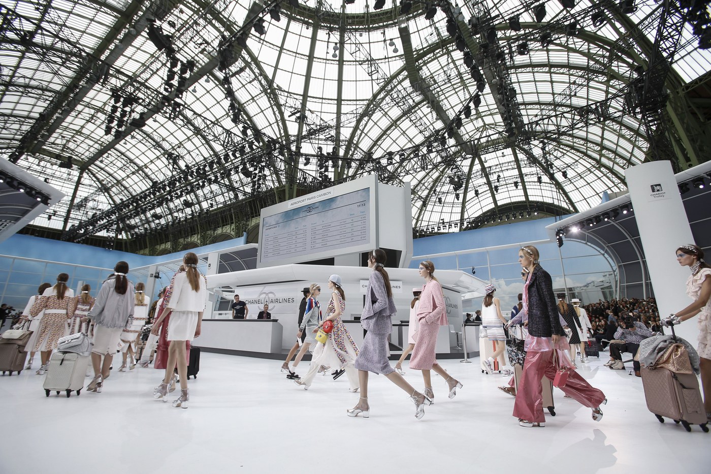 di sản thời trang Karl Lagerfeld qua những sàn diễn ấn tượng nhất của Chanel 17