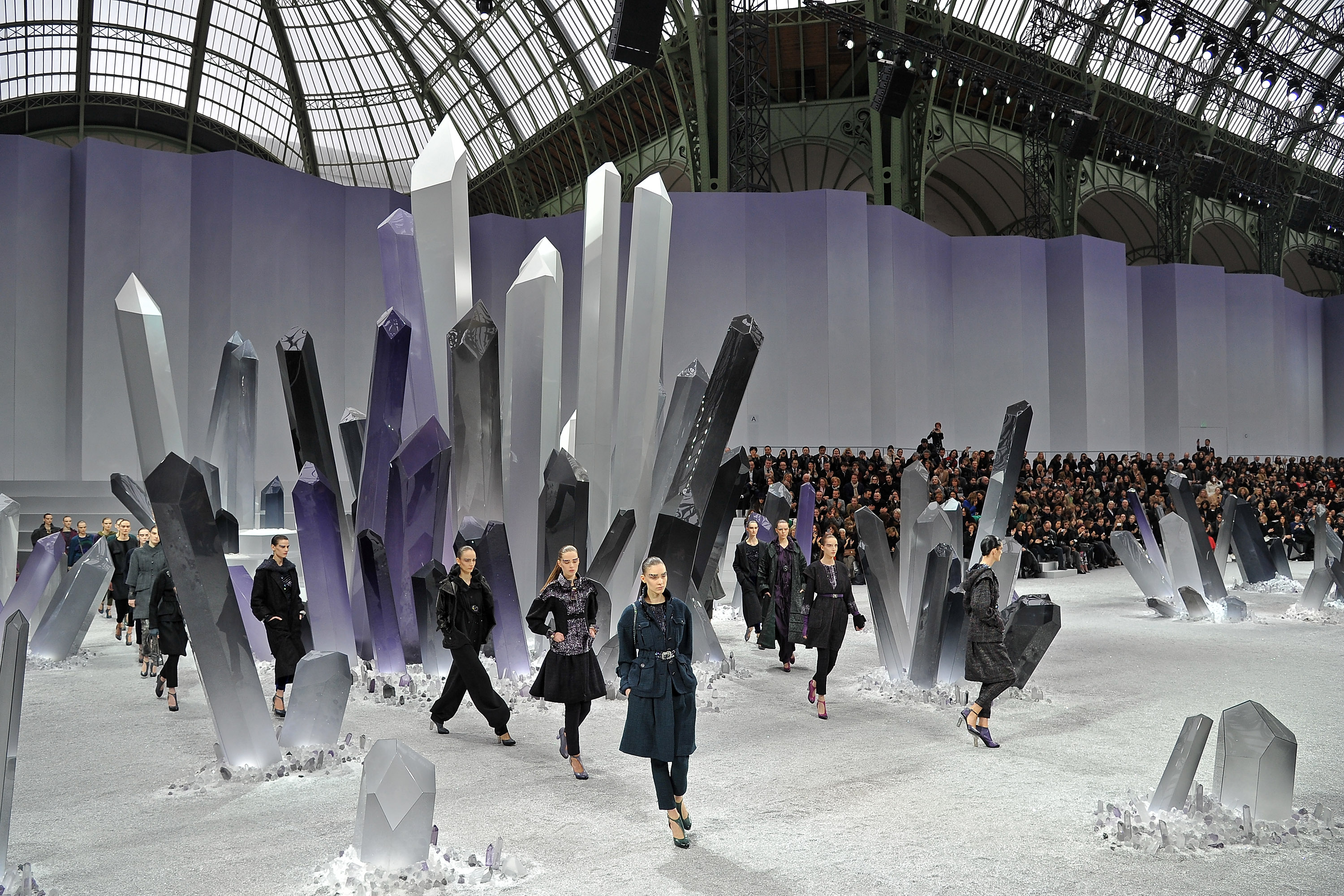 di sản thời trang Karl Lagerfeld qua những sàn diễn ấn tượng nhất của Chanel 24