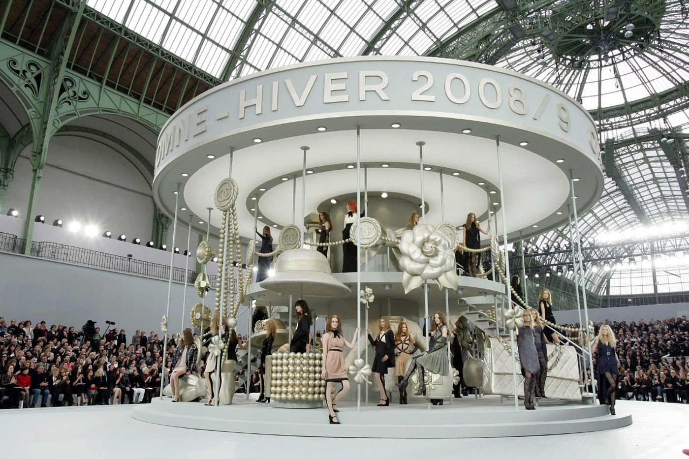 di sản thời trang Karl Lagerfeld qua những sàn diễn ấn tượng nhất của Chanel 7