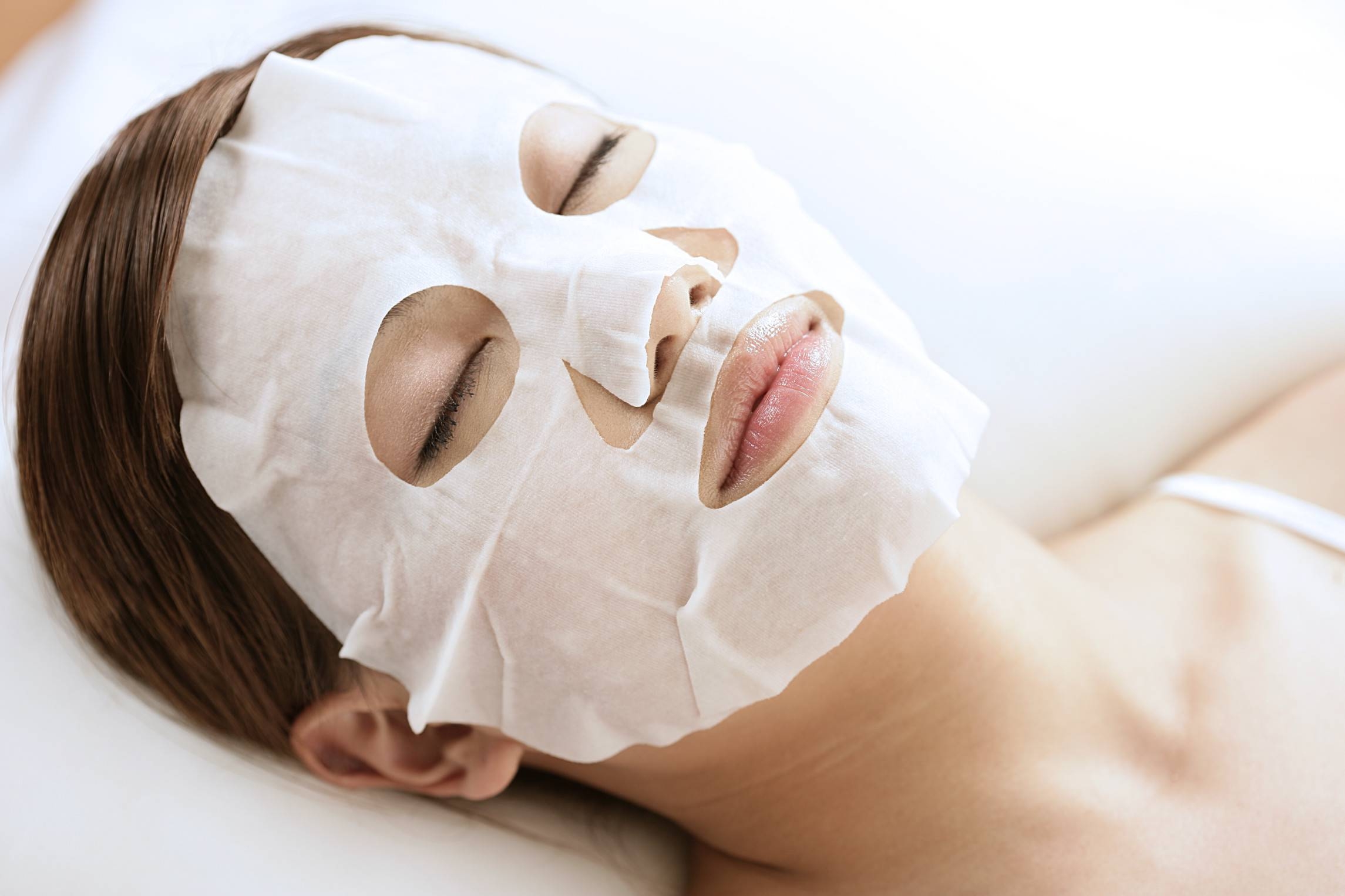 Можно использовать тканевую маску повторно. Маска для лица. Маска тканевая. Тканевые маски для лица. Косметологическая маска для лица.