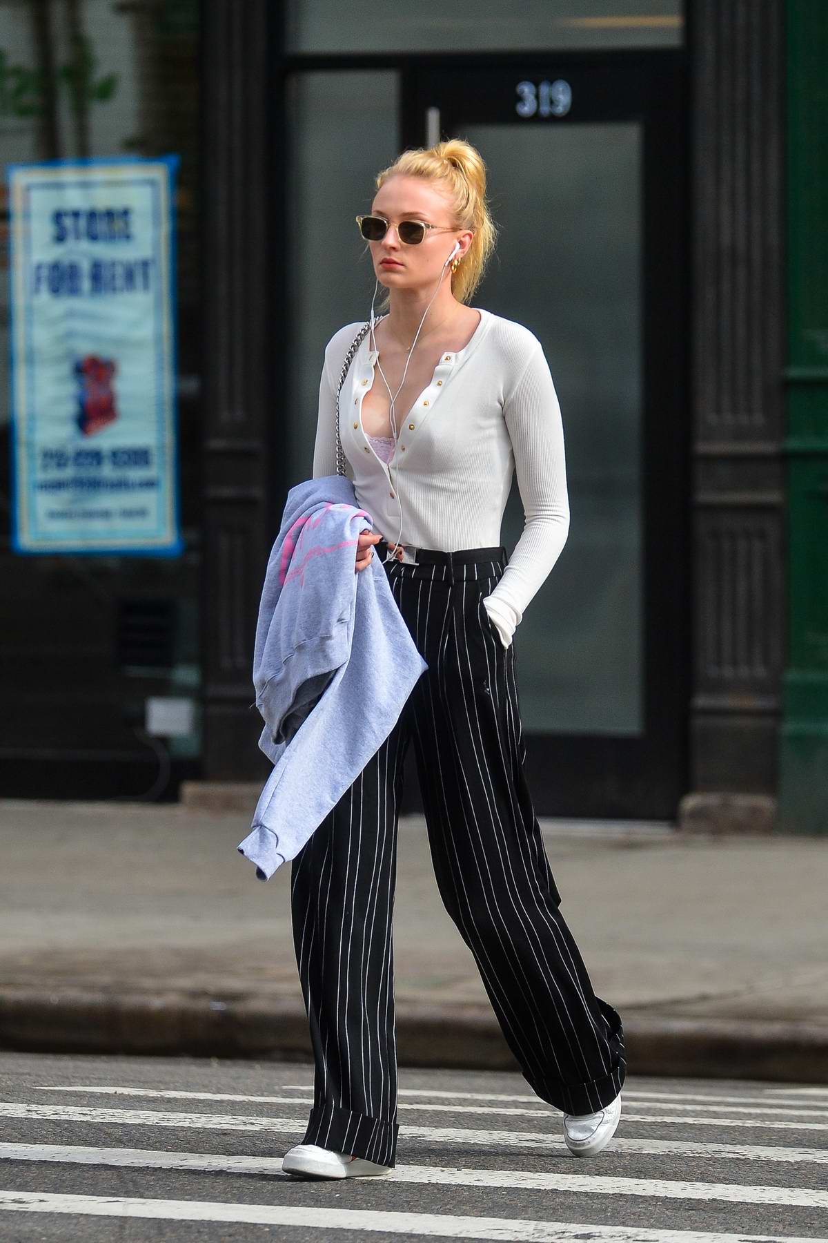 Phong cách thời trang Sophie Turner 