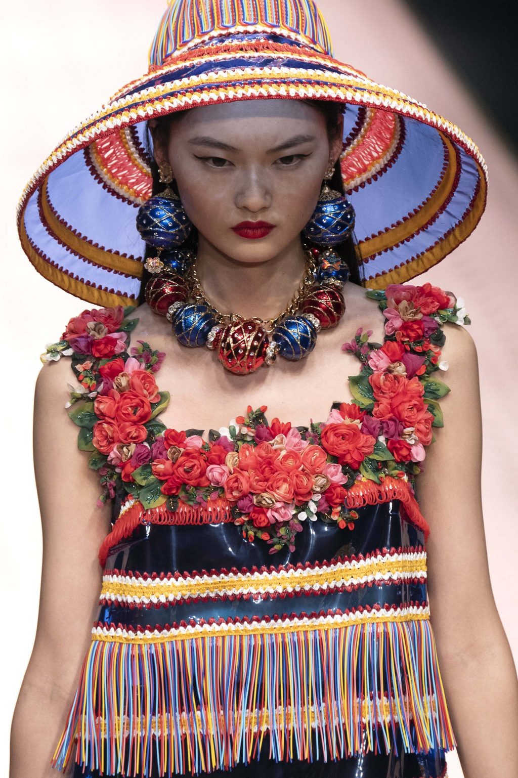 phụ kiện tuần lễ thời trang xuân - hè 2019 dolce & gabbana 3