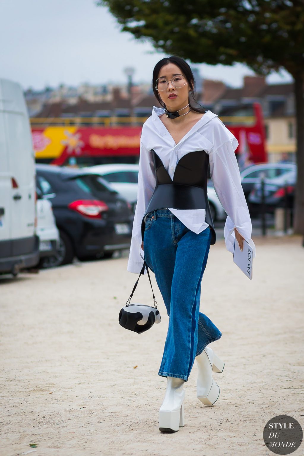 Top những lý do bạn có thể diện quần jeans mà không sợ tẻ nhạt - ảnh 14
