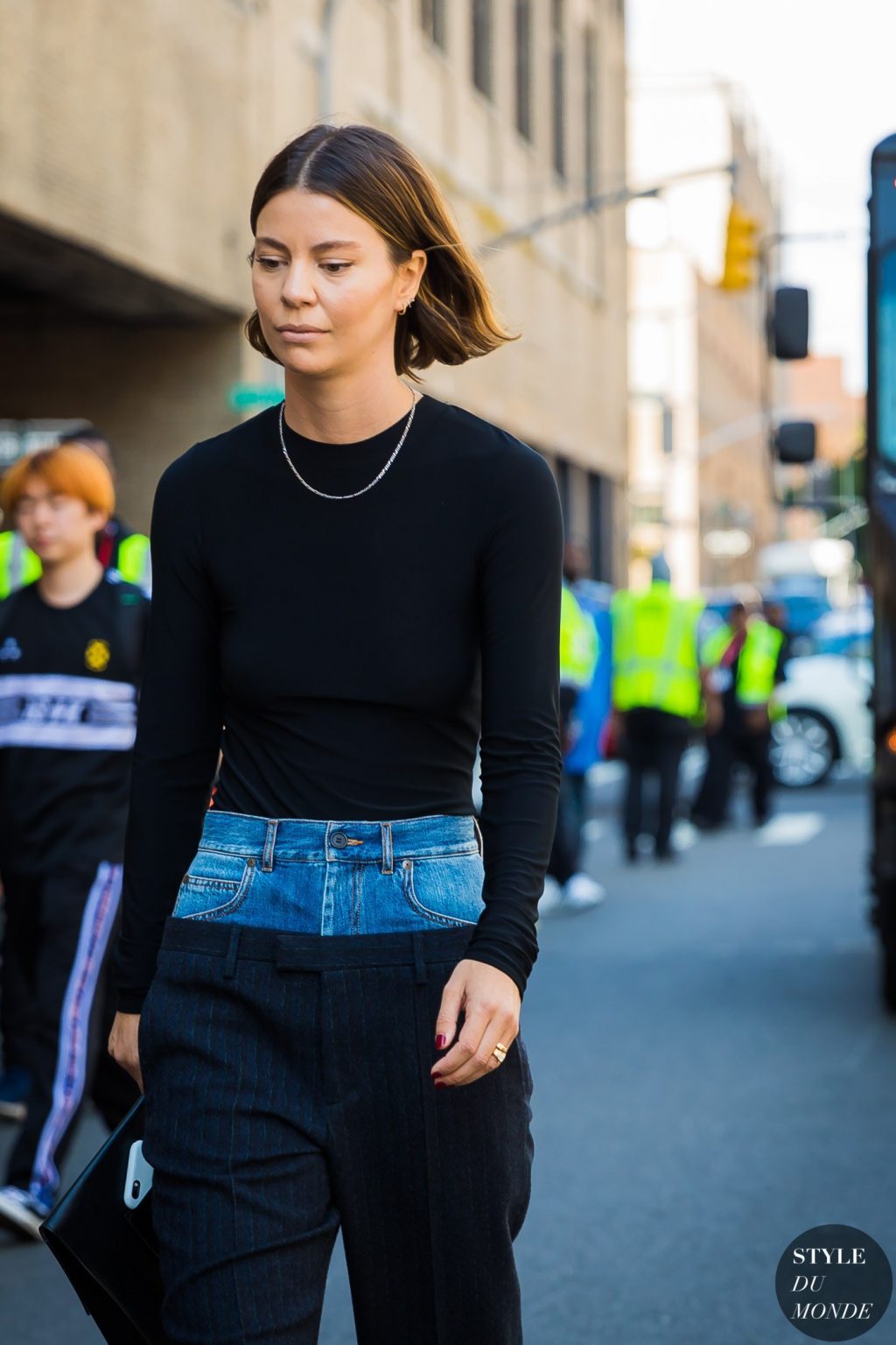 Top những lý do bạn có thể diện quần jeans mà không sợ tẻ nhạt - ảnh 12