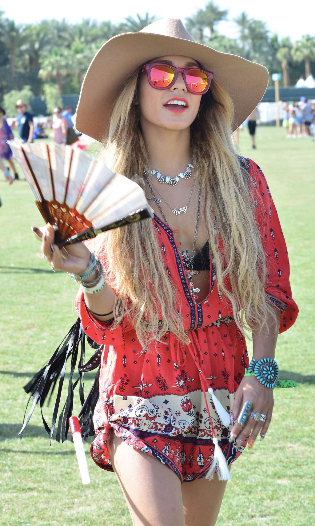 phong cách thời trang “nữ hoàng Coachella” Vanessa Hudgens 5