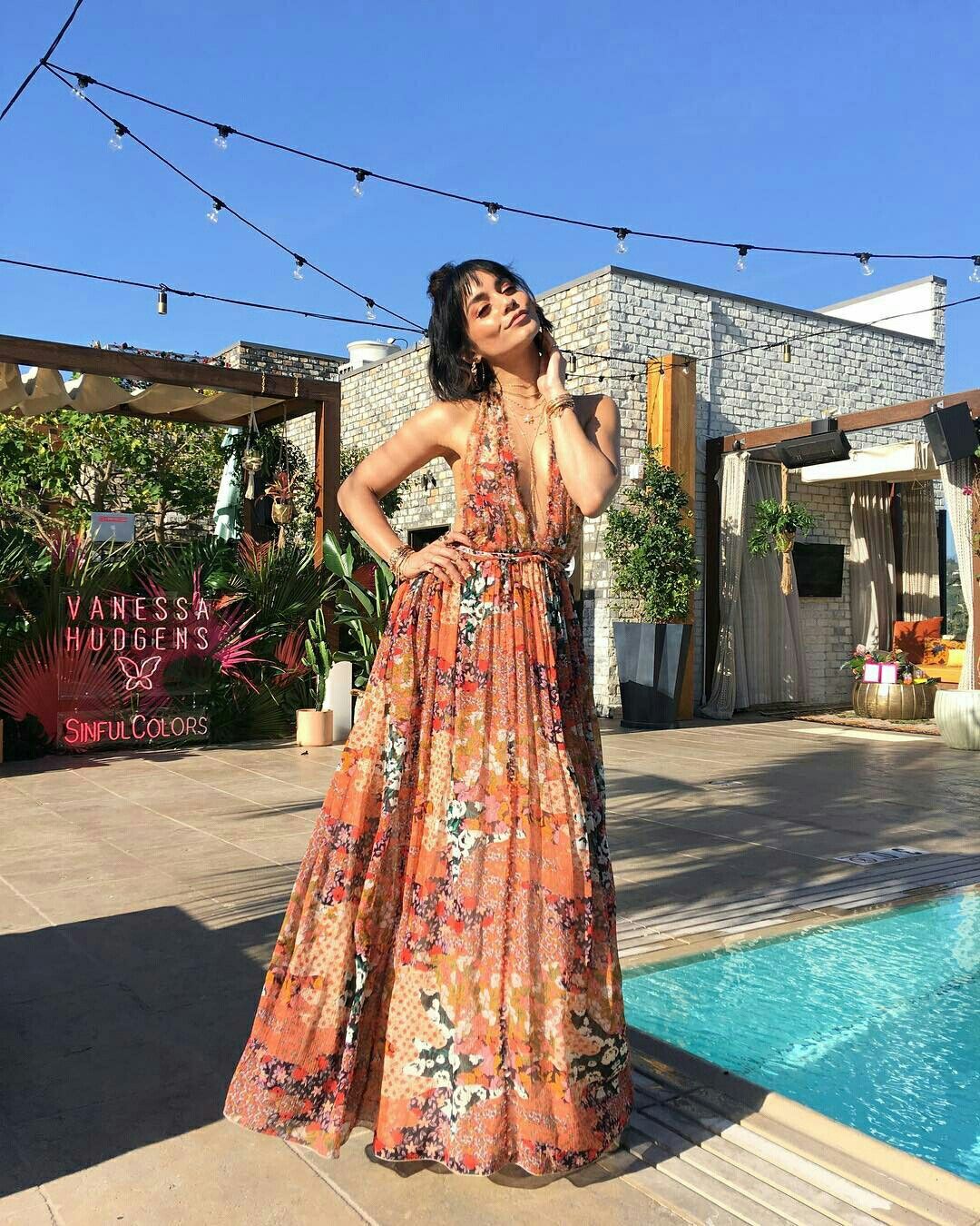 phong cách thời trang “nữ hoàng Coachella” Vanessa Hudgens