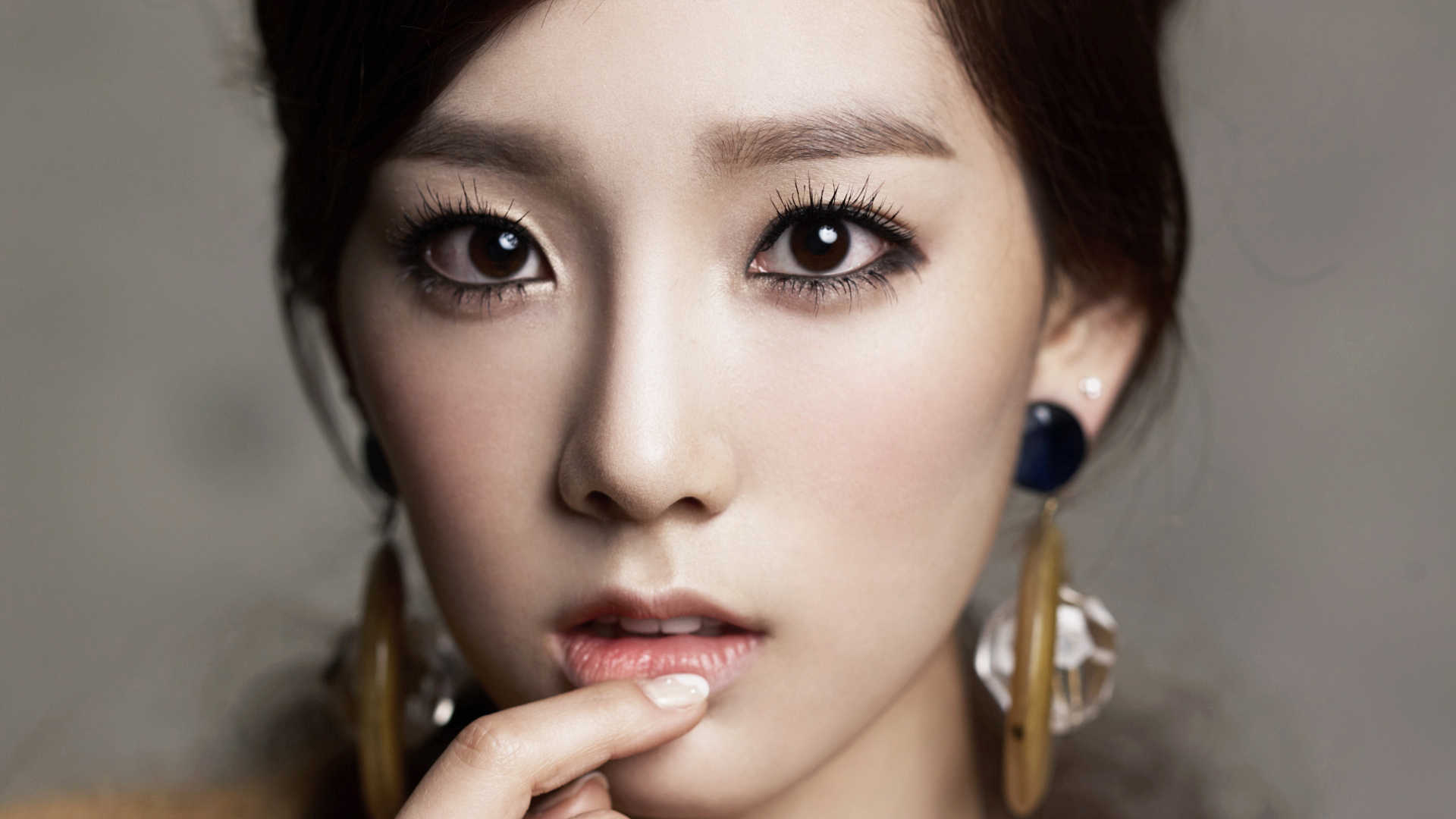 Красивое лицо японки. Макияж корейских айдолов. Макияж для азиатских глаз. Красивые азиатские глаза.