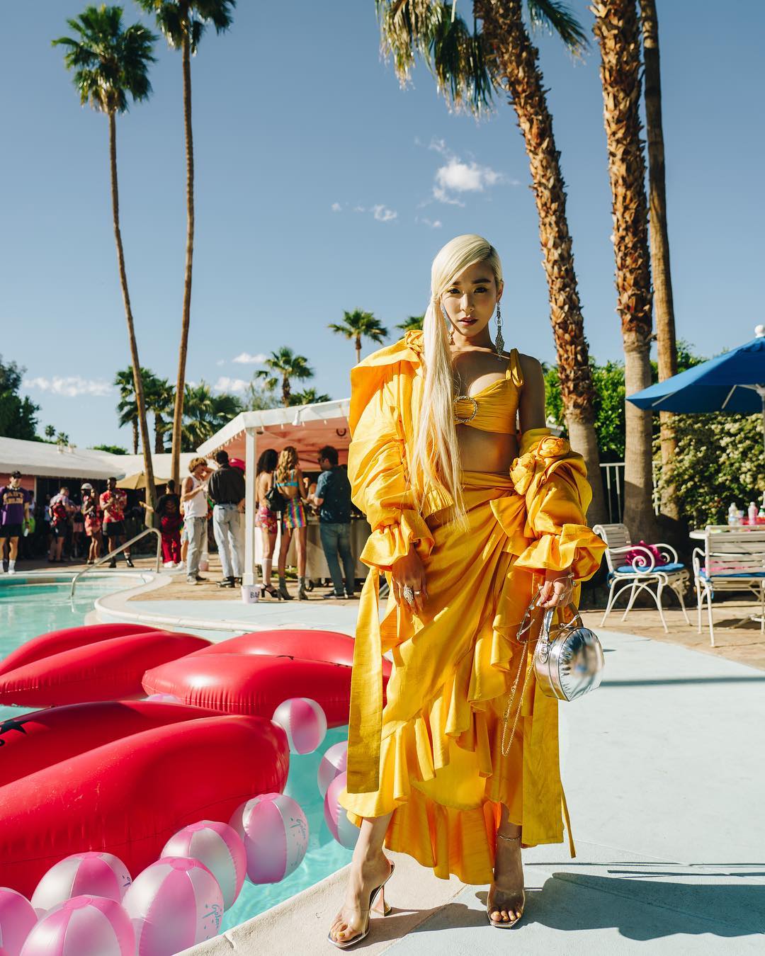 phong cách thời trang coachella 2019 tiffany young