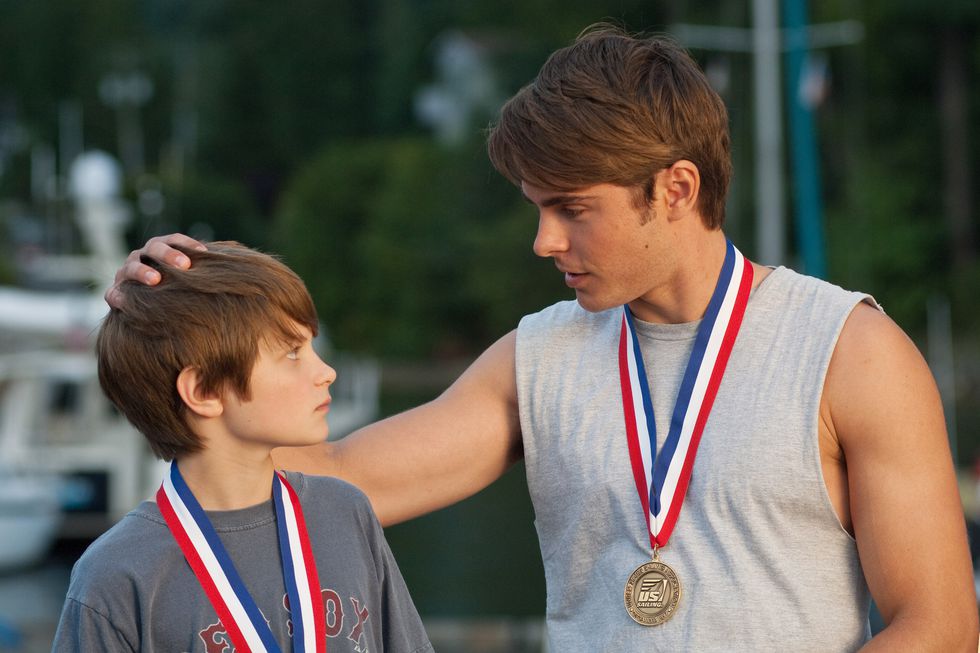 chàng trai và cậu bé vận động viên trong phim lấy nước mắt Charlie St. Cloud