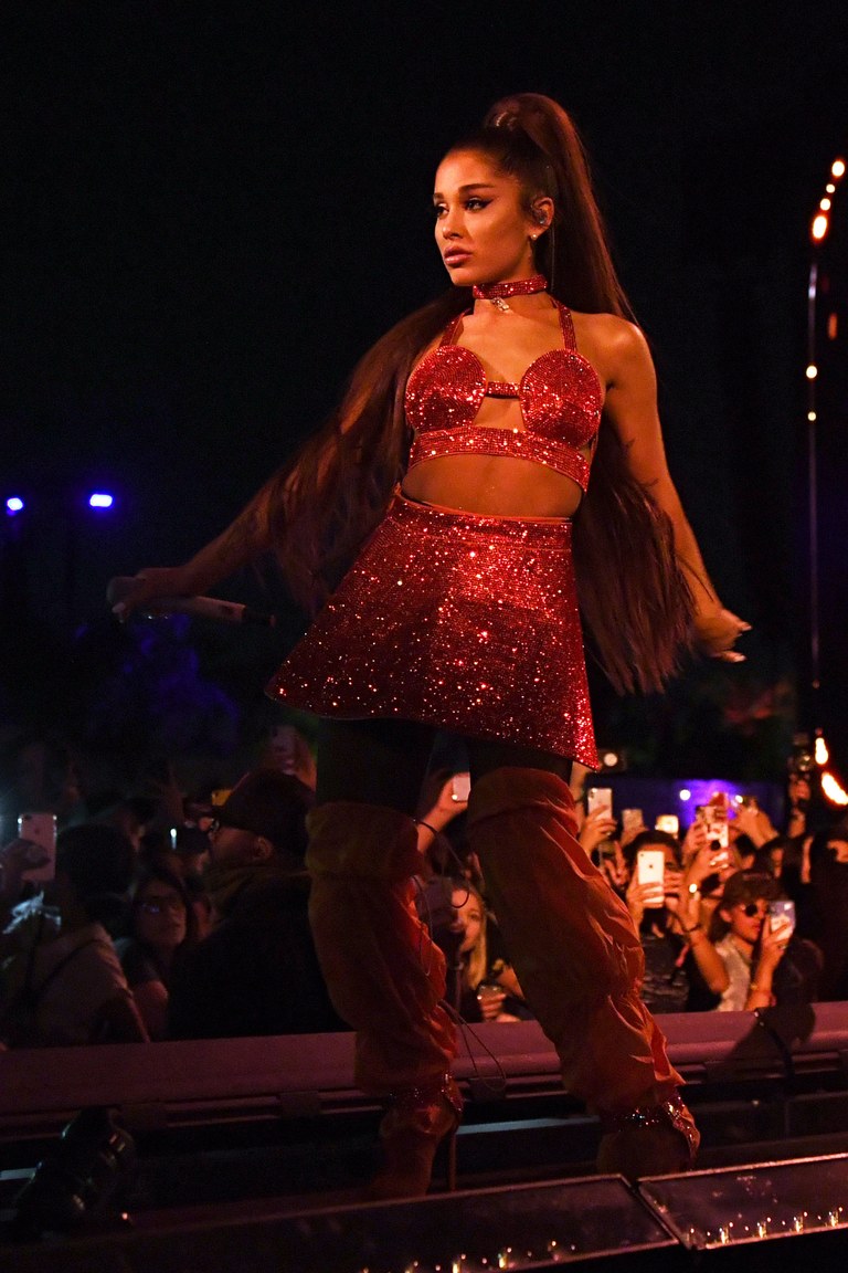 phong cách thời trang coachella 2019 Ariana Grande 3