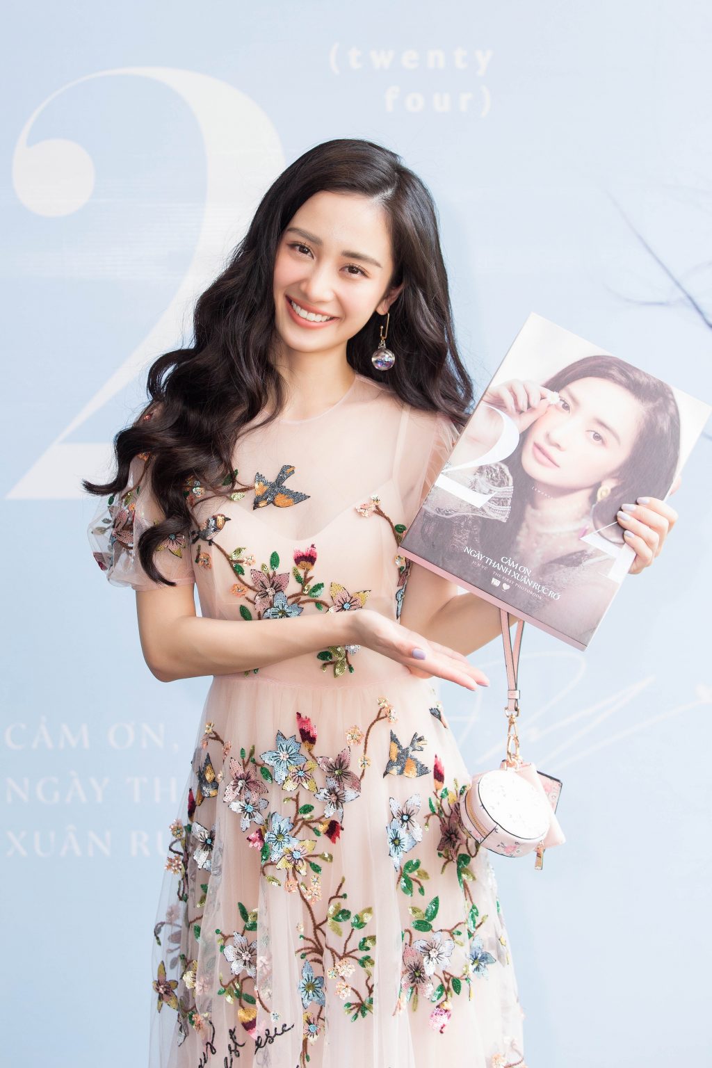 jun vũ ra mắt photobook 01