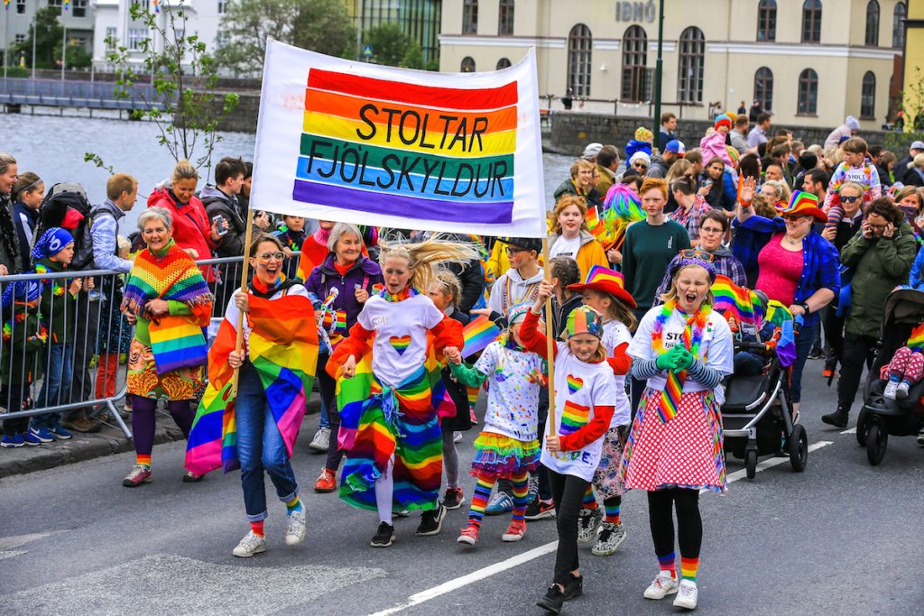 trẻ em iceland diễu hành pride 2018